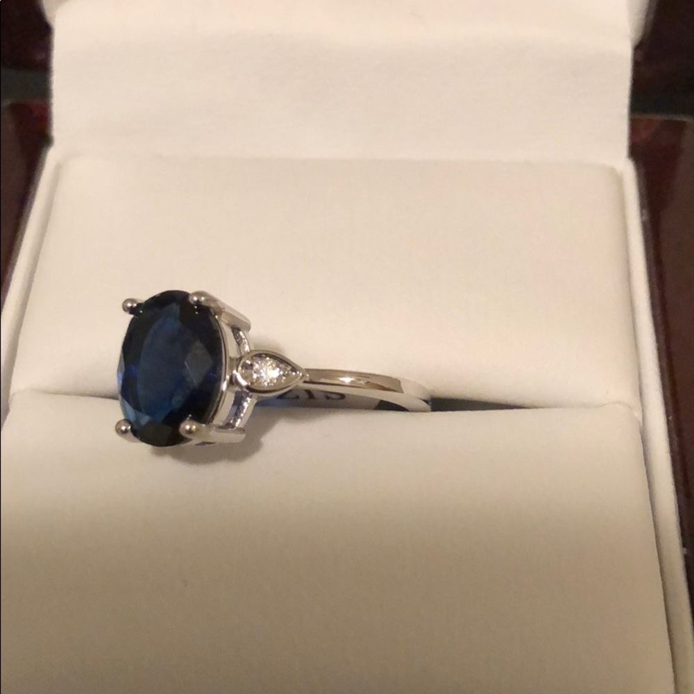 Charming Ring - image 2